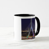 USA, Massachusetts, Boston. Leonard Zakim Tasse (VorderseiteRechts)
