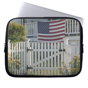 USA, Massachusetts, Gloucester: Patriotischer Zaun Laptopschutzhülle