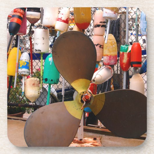 USA, Massachusetts. Propeller und Schwimmer Untersetzer (Vorderseite)