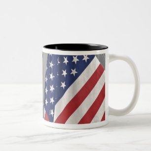 USA; Massachusetts; Stockbridge; Tägliches Brot Zweifarbige Tasse