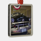 USA, Michigan, Dearborn: Das Henry Ford-Museum, 2 Silbernes Ornament (Rechts)