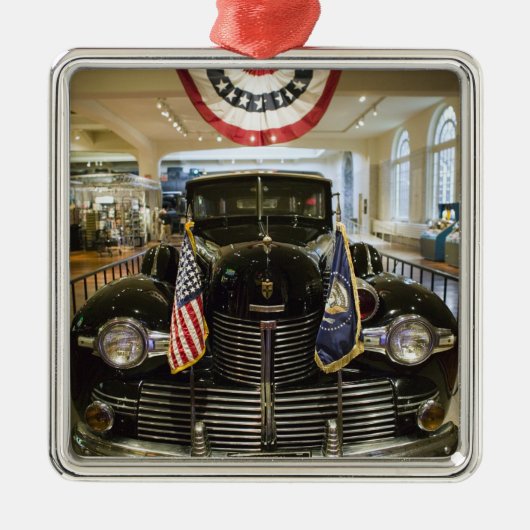 USA, Michigan, Dearborn: Das Henry Ford-Museum, Ornament Aus Metall (Vorne)