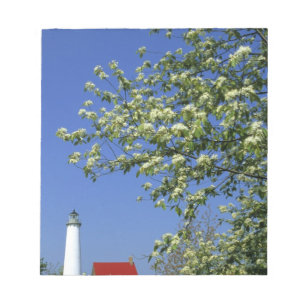 USA, Michigan, East Tawas. Tawas Leuchtturm mit Notizblock
