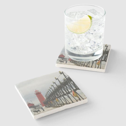 USA, Michigan, Lake Michigan Shore, Grand Haven: Steinuntersetzer (Seitenansicht)