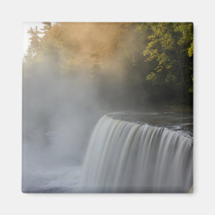 USA, Michigan, Oberes Halbinsel. Herbstsonnenaufga Magnet