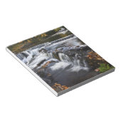 USA, Michigan, Oberhalbinsel. Bond Falls und Notizblock (angewinkelt)