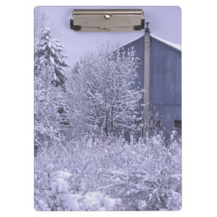 USA, Michigan, Rochester Hills. Schneeblau Klemmbrett