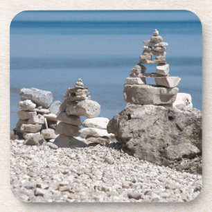 USA, Michigan. Steintürme am Strand Getränkeuntersetzer