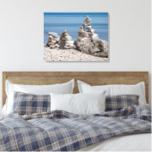 USA, Michigan. Steintürme am Strand Leinwanddruck (Insitu (Schlafzimmer))