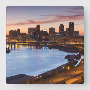 USA, Minnesota, Minneapolis, St. Paul 2 Quadratische Wanduhr