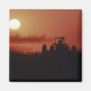 USA, Mississippi, Baumwollfeld pflügen Magnet
