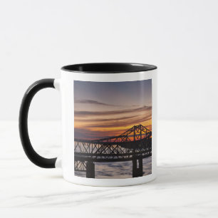 USA, Mississippi, Vicksburg. I-20 Highway und Tasse