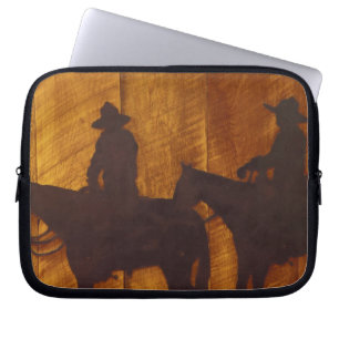 USA, Montana, Boulder River Cowboys auf Pferden Laptopschutzhülle