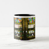 USA, Nevada, Las Vegas. McCarran International Zweifarbige Tasse (Mittel)