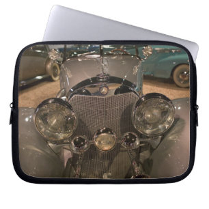 USA, Nevada_Reno: Nationales Automobilmuseum 2 Laptopschutzhülle