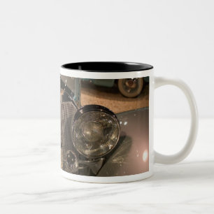 USA, Nevada_Reno: Nationales Automobilmuseum 2 Zweifarbige Tasse