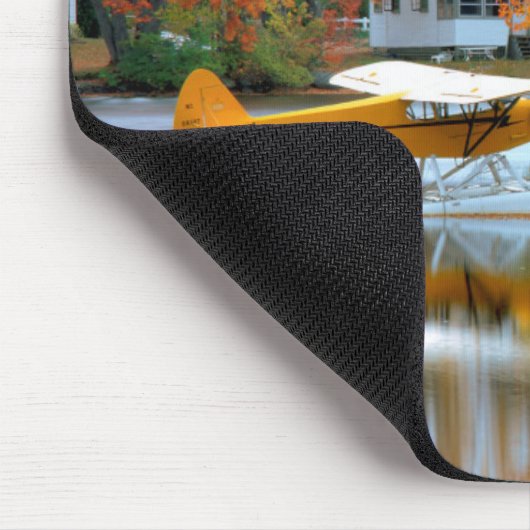 USA, New England, New Hampshire. Float-Flugzeug Mousepad (Ecke)