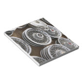 USA, New Mexico, Prewitt: Auto Hubcaps / Rt. 66 Notizblock (angewinkelt)