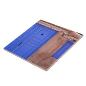 USA, New Mexico, Santa Fe. Sicht auf die blaue Tür Fliese (Seite)