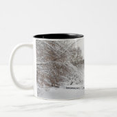 USA, New York City, Central Park im Winter Zweifarbige Tasse (Links)