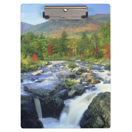 USA, New York. Ein Wasserfall im Adirondack Klemmbrett (Vorderseite)