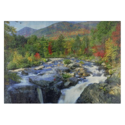 USA, New York. Ein Wasserfall im Adirondack Schneidebrett (Vorderseite)