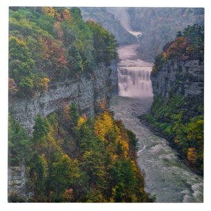 USA, New York, Letchworth Staat Park. Fluss und Fliese