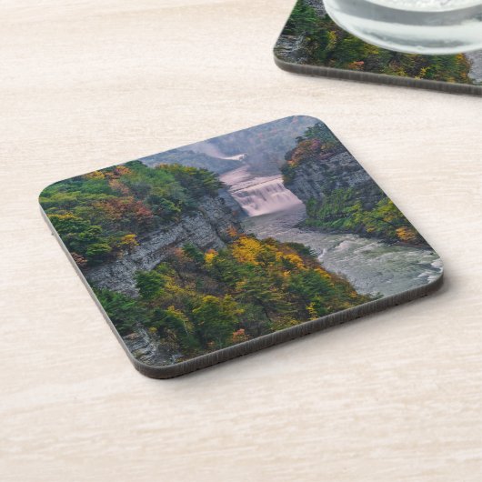 USA, New York, Letchworth Staat Park. Fluss und Untersetzer (Linke Seite)