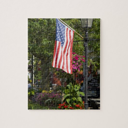 USA, New York, Lewiston. Amerikanische Flagge Puzzle (Vertikal)