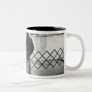 USA, NEW YORK: New York City an Bord der Staten Zweifarbige Tasse