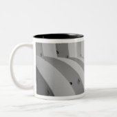 USA, New York, New York City: Guggenheim 3 Zweifarbige Tasse (Links)