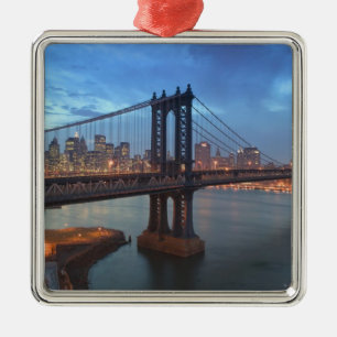 USA, New York, New York City, Manhattan:26 Silbernes Ornament