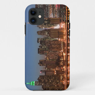 USA, New York, New York City, Manhattan: Luftwaffe iPhone 11 Hülle