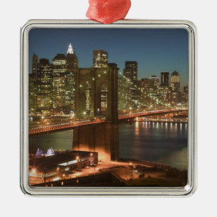 USA, New York, New York City, Manhattan: Silbernes Ornament