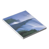 USA, New York, Niagara Falls. American Falls in Notizblock (angewinkelt)
