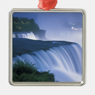 USA, New York, Niagara Falls. American Falls in Silbernes Ornament