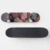 USA, Nordwestpazifik. Blätter aus japanischem Ahor Skateboard (Horizontal)