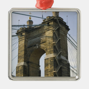 USA, Ohio, Cincinnati: Roebling-Hängebrücke Silbernes Ornament