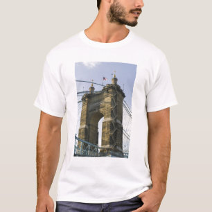 USA, Ohio, Cincinnati: Roebling-Hängebrücke T-Shirt