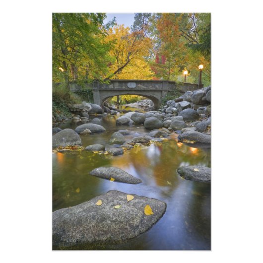 USA, Oregon, Ashland, Lithia Park. Herbst Fotodruck (Vorne)