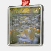 USA, Oregon, Ashland, Lithia Park.Herbst Ornament Aus Metall (Links)