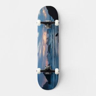 USA, Oregon, Bandon Beach. Möwe auf Felsen Skateboard