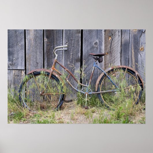 USA, Oregon, Bend. A dilapidated old bike Poster (Vorne)