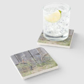 USA, Oregon, Bend. Ein verdünntes altes Fahrrad Steinuntersetzer (Seitenansicht)