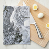 USA, Oregon, Clackamas County. Frischer Schnee Geschirrtuch (Viertel Falte)