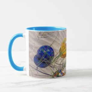 USA, Oregon. Farbenfrohe Glasflöße auf Sanddüne Tasse