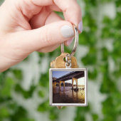 USA, Oregon, Florenz. Siuslaw-Brücke und Schlüsselanhänger (Hand)