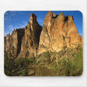 USA, Oregon, Granitklippen bei Smith Rock State Mousepad