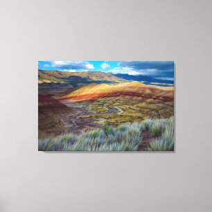 USA, Oregon. Landschaft der Painted Hills Leinwanddruck