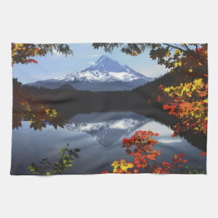 USA, Oregon, Mt. Hood National Forest. Handtuch